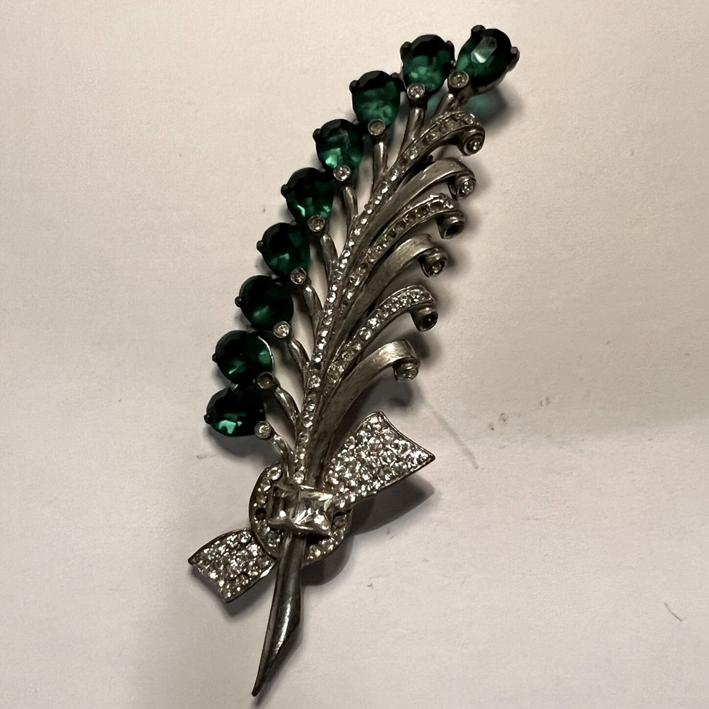 Trifari vintage Silver and Green Brooch